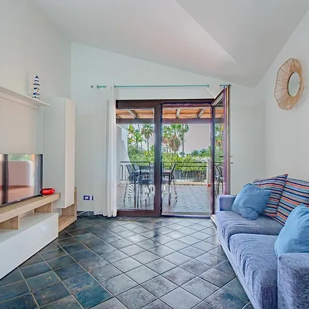 Дом отдыха Waves Apartment, Only 250m From The Sea *