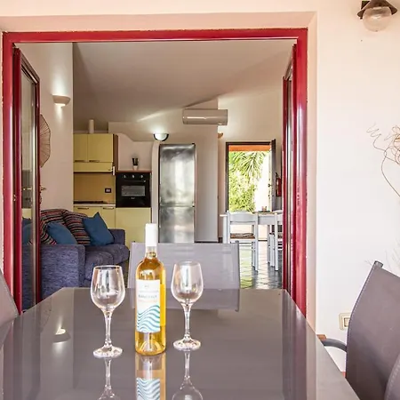 Waves Apartment, Only 250m From The Sea Тортоли