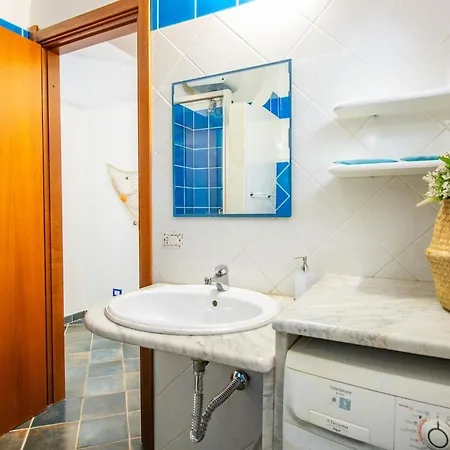 Waves Apartment, Only 250m From The Sea Тортоли